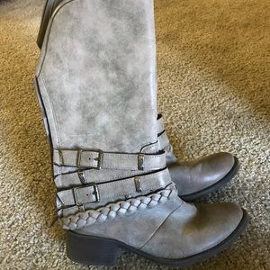 Grey boots